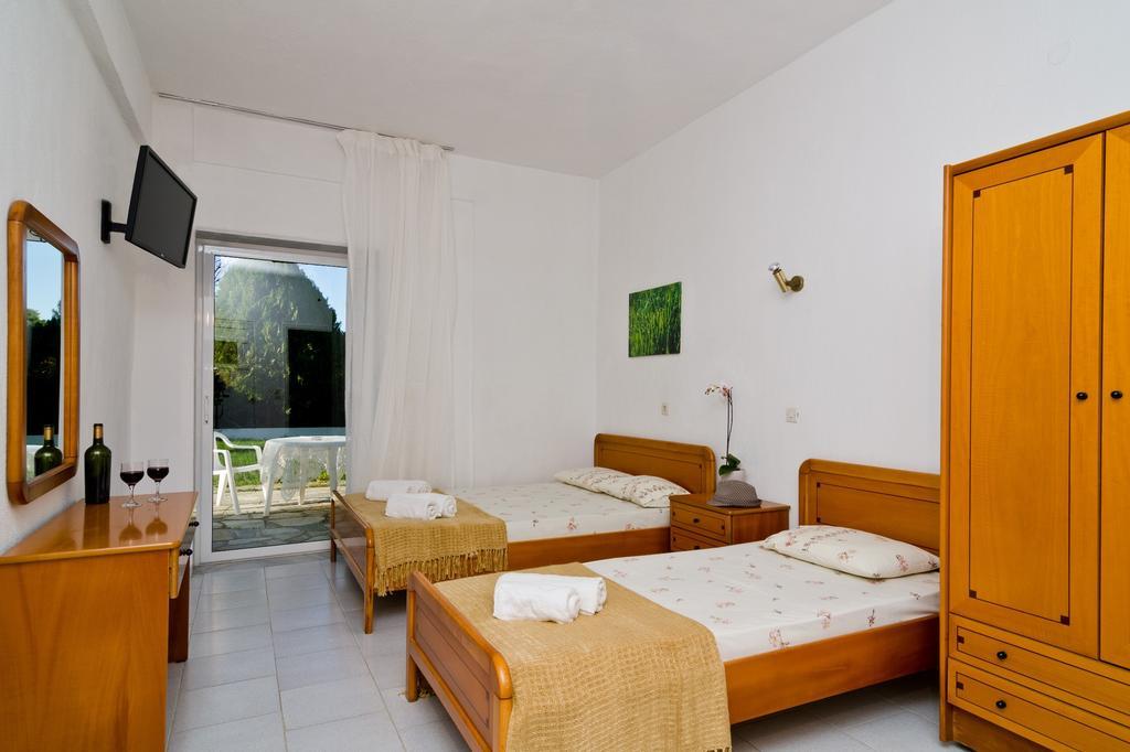 Villa Bianca Studios Possidi Habitación foto
